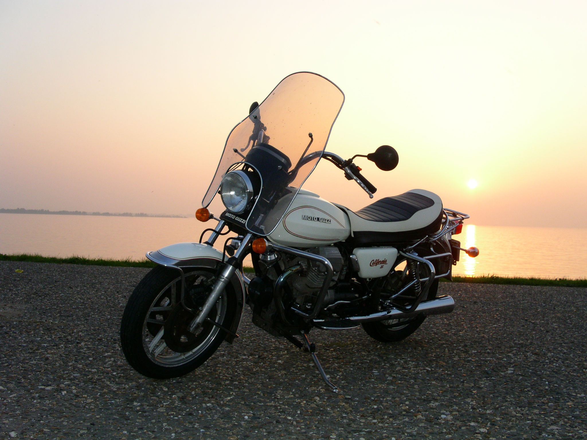 Moto Guzzi Le Mans lV