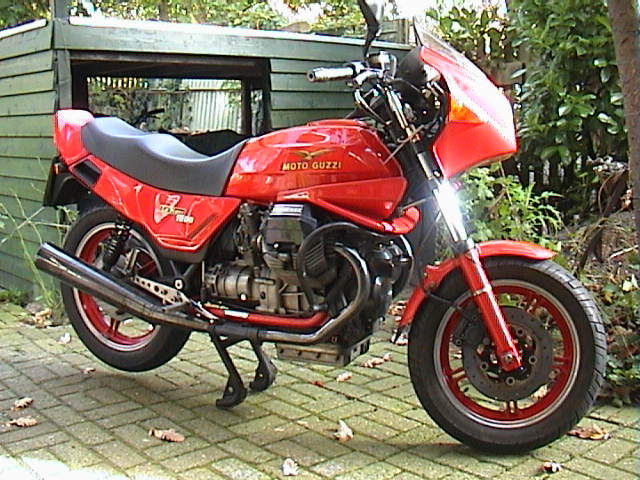 Moto Guzzi Le Mans lV